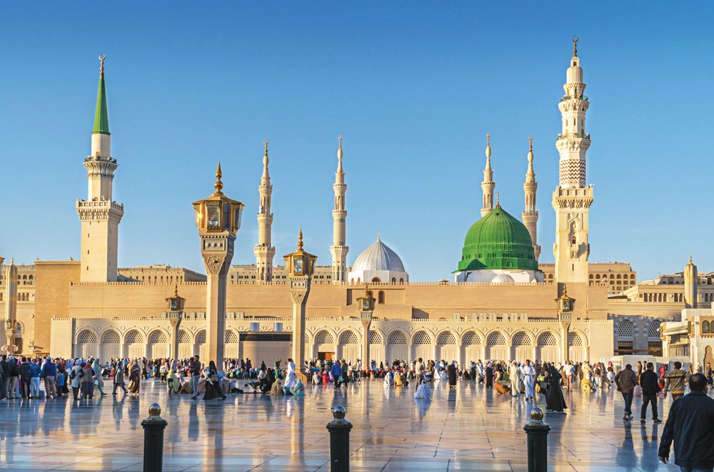 Pesan Persaudaraan dari Masjid Nabawi: Catatan Khutbah Shalat Jumat di Kota Nabi