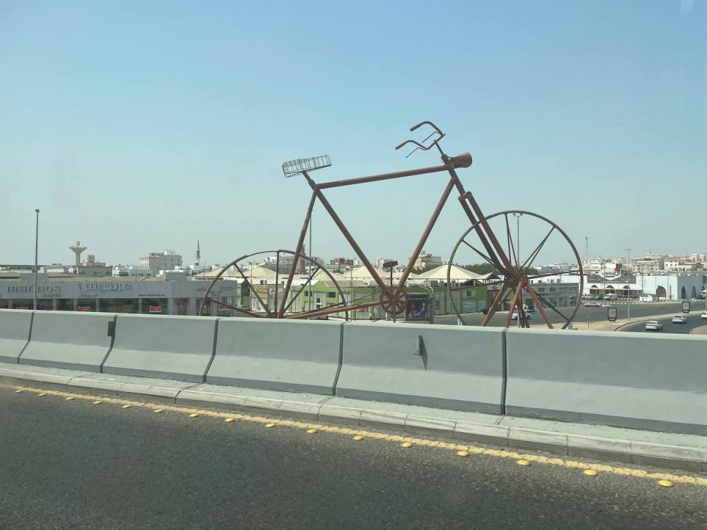 Bukan Sepeda Nabi Adam: Ini Sejarah Sepeda Raksasa di&nbsp;Jeddah