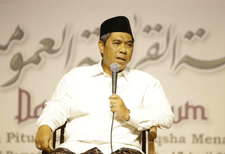 K.H. Zulfa Mustofa: Ahli Ushul Al-Fiqh dan Penyair&nbsp;Ulung